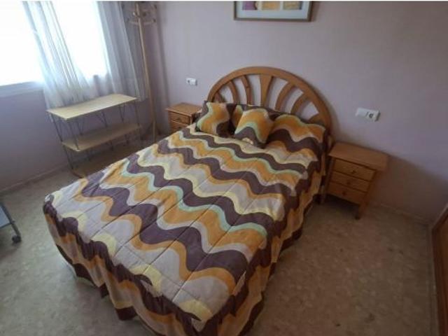 Apartamento en venta en la Playa de Daimús a 300 metros del mar con piscina, ascensor y terraza