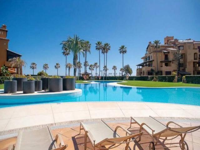 Apartamento en venta en la primera línea de playa