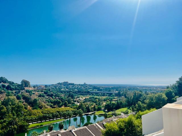 Apartamento en venta en La Quinta, Benahavis con 4 dormitori. 130m² Benahavís