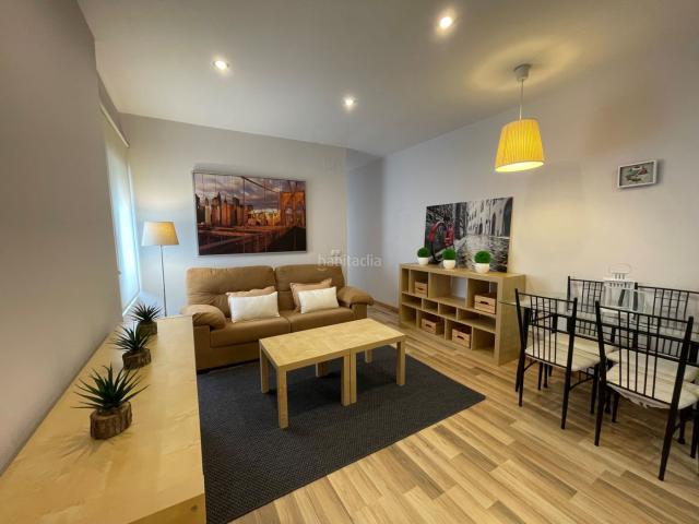 Apartamento en venta en León, Casco Antiguo. Piso en venta en Alcalde Miguel Cataño. Apartamentos.