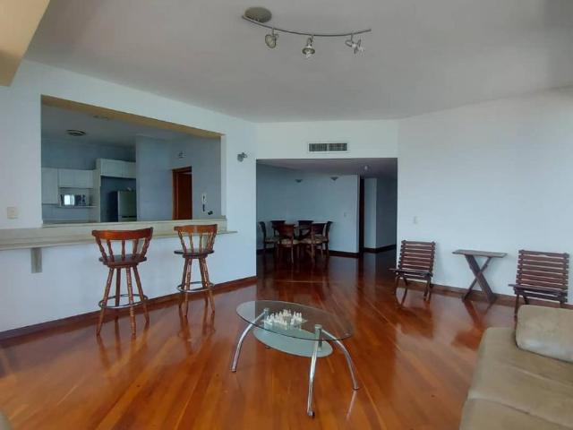 Apartamento en Venta en Lechería 6023 Anzoátegui 228 m2. 4 hab