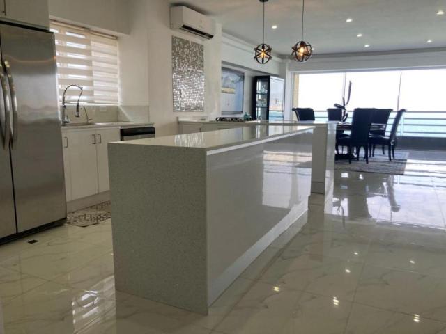 Apartamento en Venta en Lechería LECHERIA Anzoátegui 172 m2. 4 hab