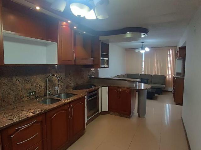 Apartamento en Venta en Lechería lecheria Anzoátegui 107 m2. 3 hab