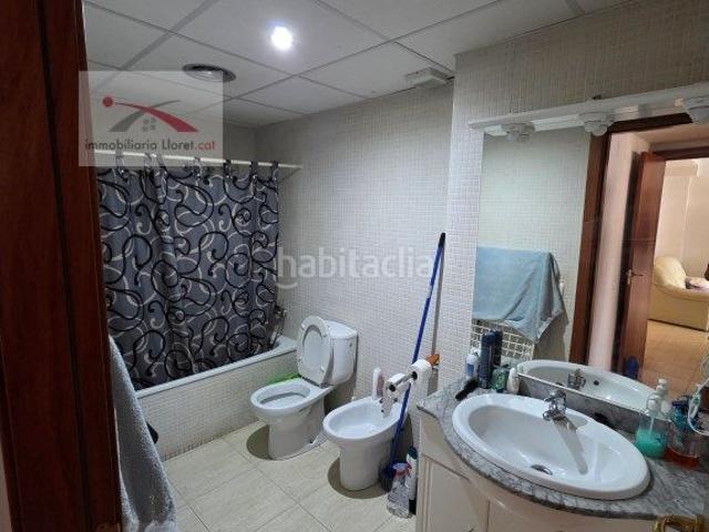Apartamento en venta en Lloret de Mar, Fenals Costa Brava. MUY LUMINOSO a 2 min de playa de FENALS. Apartamentos Lloret de.