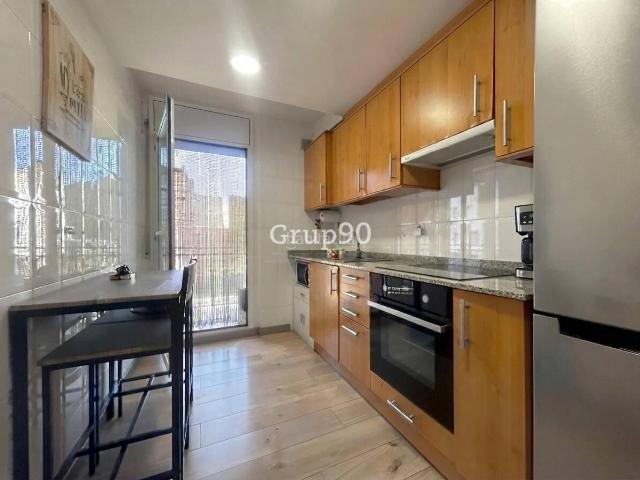Apartamento en venta en Lleida, La Bordeta. PISO PÁRQUING TRASTERO Vive junto al Parc de lAigua luz, piscina y todas las comodidades. Apartamentos.