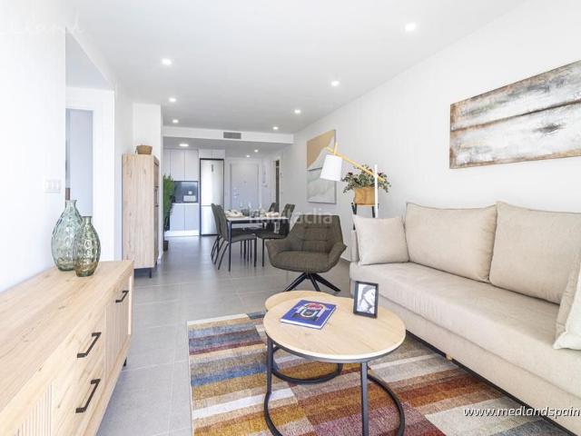 Apartamento en venta en Manga del Mar Menor La, Tomás Maestre. Amplio apartamento en La Manga con 3 dormitorios y vistas al Mediterráneo. Apartamentos Manga del Mar Menor.
