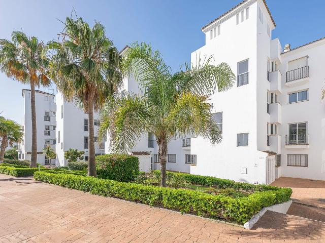 Apartamento en venta en Manilva, El Castillo. Impresionante apartamento de 2 dormitorios con vistas al mar en Manilva, Málaga. Apartamentos.