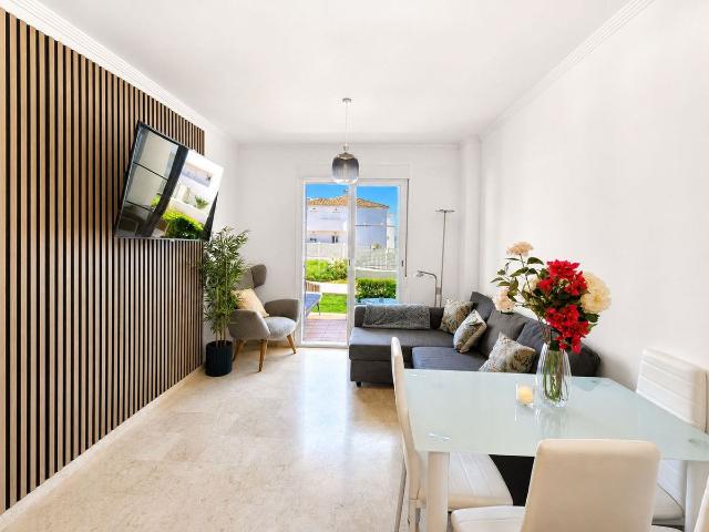 Apartamento en venta en Manilva, La Duquesa. Apartamentos.