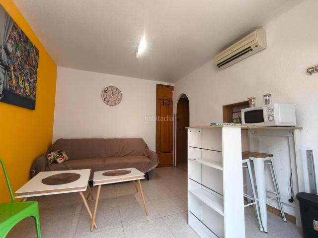 Apartamento en venta en Madrid, Cortes Huertas. Apartamento de 1 dormitorio cerca de la playa con garaje incluido. Apartamentos.
