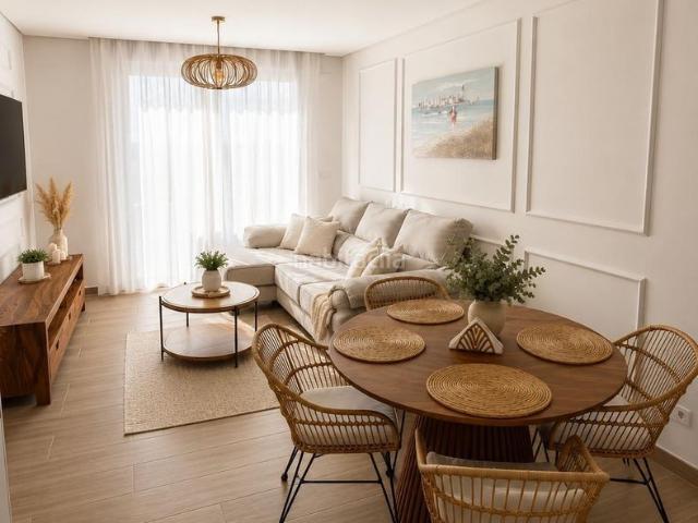 Apartamento en venta en Madrid, Cortes Huertas. Exclusivo apartamento con gran terraza y vistas al mar a 100 metros de la Playa del Tamarit. Apartamentos.