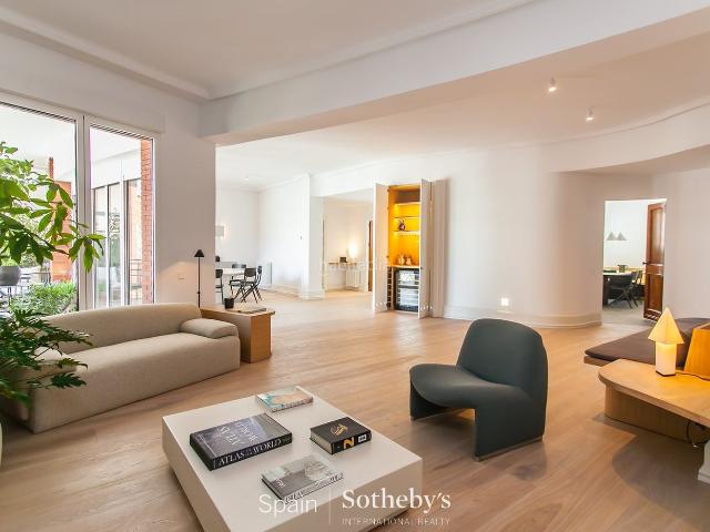 Apartamento en venta en Madrid, Castellana. Exclusivo piso de 4 dormitorios en Núñez de Balboa. Apartamentos.
