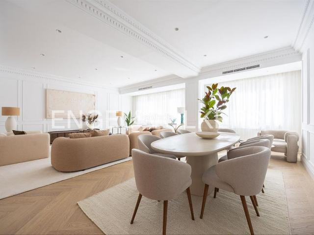 Piso en venta en Madrid, Castellana. Exclusiva propiedad reformada en Claudio Coello. Pisos.