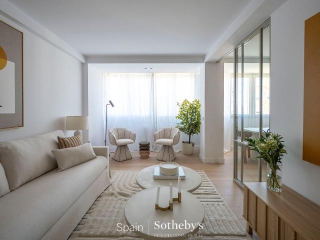Apartamento en venta en Madrid, Ciudad Jardín. Piso reformado y amueblado en Chamartín. Apartamentos.