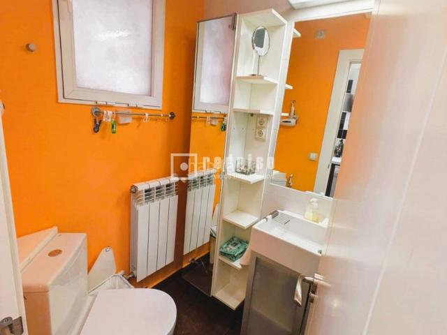 Apartamento en venta en Madrid, Bellas Vistas. PISO EN VENTA EN CFRANCOS RODRÍGUEZ CON PLAZA DE GARAJE INCLUIDA PARA COCHE GRANDE. Apartamentos.