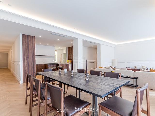 Apartamento en venta en Madrid, Goya. Piso contemporáneo con techos altos, luz y amplitud. Apartamentos.