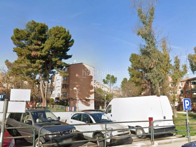 Apartamento en venta en Madrid, Hellín. Apartamentos.