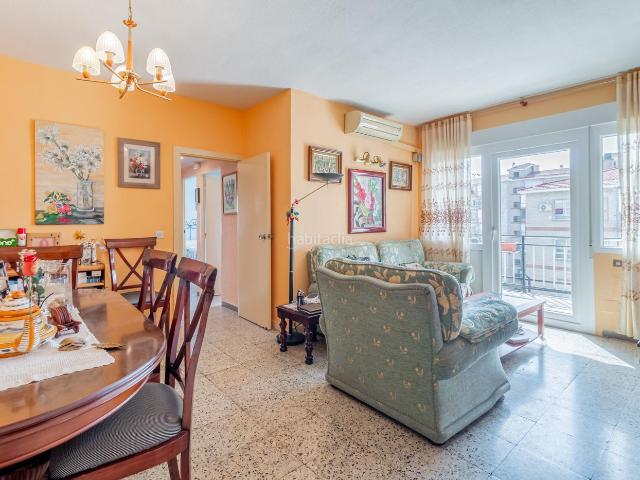 Apartamento en venta en Madrid, Portazgo. Piso en VENTA de 3 dormitorios con terraza, vistas y muy LUMINOSO en PORTAZGO. Apartamentos.
