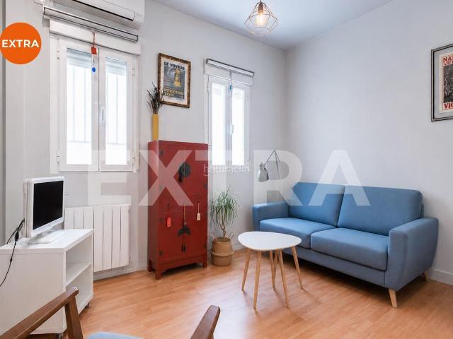 Apartamento en venta en Madrid, Palos de Moguer. Acogedor apartamento situado en una cuarta planta con ascensor. Apartamentos.