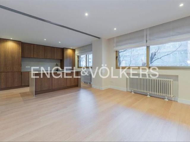 Piso en venta en Madrid, Ríos Rosas Nuevos Ministerios. Exclusiva propiedad familiar Lujo Urbano y Elegancia Contemporánea. Pisos.