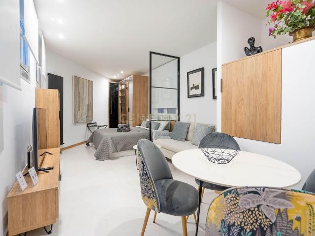 Apartamento en venta en Madrid, Trafalgar. Piso reformado y amueblado en Chamberí con rentabilidad neta superior al 5. Apartamentos.