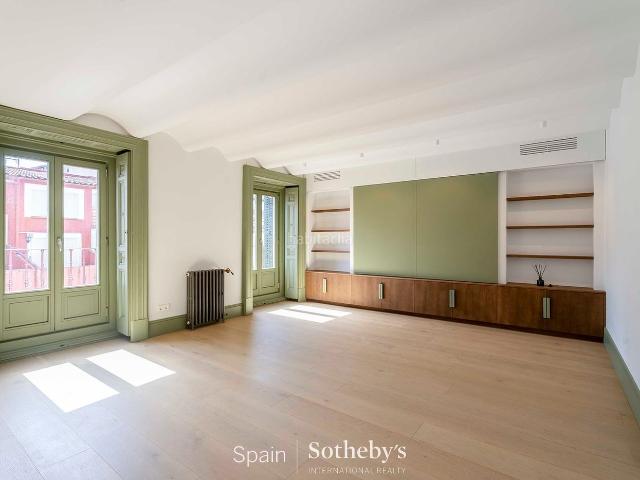Apartamento en venta en Madrid, Universidad Malasaña. Piso reformado de 3 habitaciones en el barrio de Malasaña en Madrid. Apartamentos.