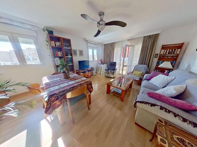 Apartamento en venta en Málaga, La Unión Cruz de Humilladero Los Tilos. EXCLUSIVA VIVIENDA TOTALMENTE REFORMADA Y TODO EXTERIOR EN CRUZ DE HUMILLADERO MÁLAGA. Apartamentos.