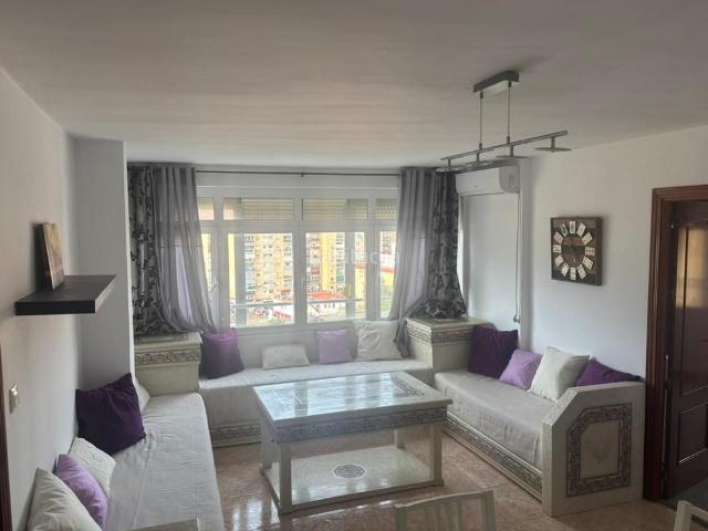Apartamento en venta en Málaga, Mangas Verdes Las Flores Parque del Sur. Magnifico Piso en zona de Obispo Pedro amplio, todo exterior y preciosas vistas al monte. Apartamentos.