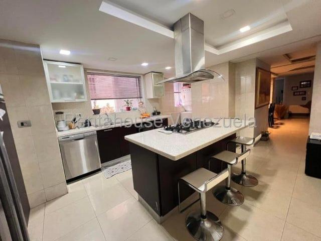 Apartamento en Venta en Maracay Girardot Aragua 135 m2. 3 hab