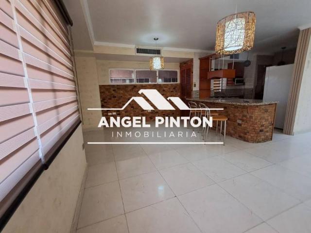Apartamento en Venta en Maracaibo Centro Zulia 102 m2. 3 hab
