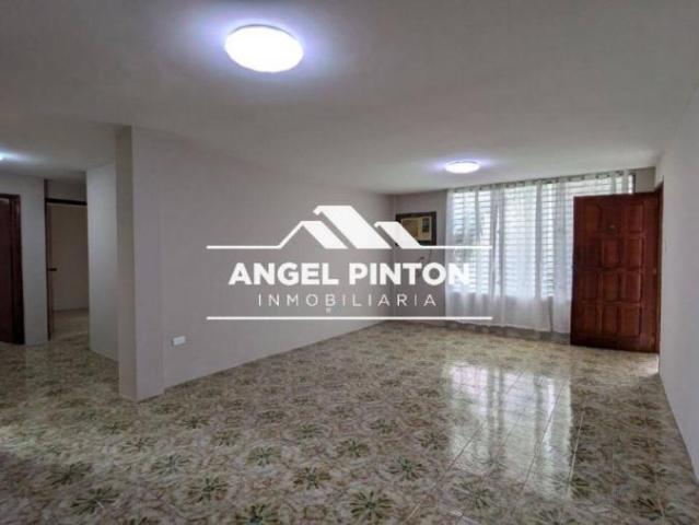 Apartamento en Venta en Maracaibo Este Zulia 100 m2. 3 hab