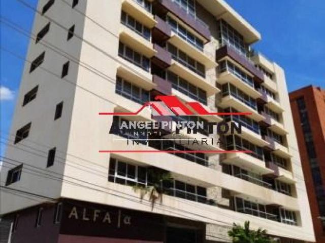 Apartamento en Venta en Maracaibo Olegario Villalobos Zulia 275 m2. 3 hab
