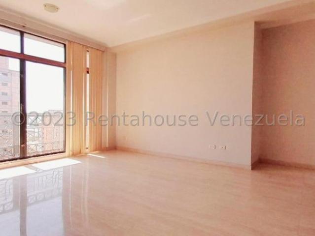 Apartamento en Venta en Maracaibo Zulia 108 m2. 2 hab