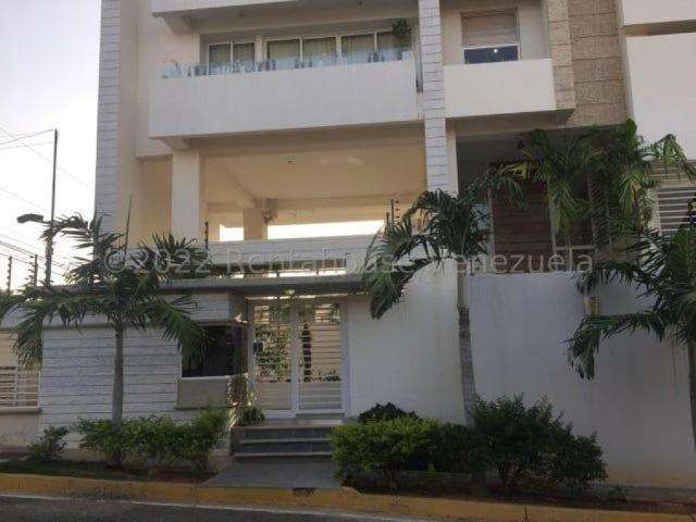Apartamento en Venta en Maracaibo Zulia 160 m2. 3 hab