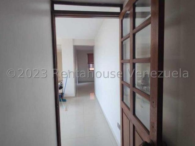 Apartamento en Venta en Maracaibo Zulia 163 m2. 4 hab