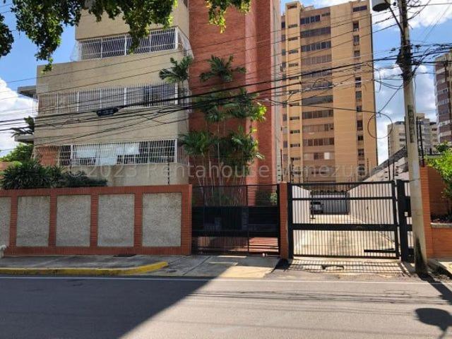 Apartamento en Venta en Maracaibo Zulia 175 m2. 3 hab