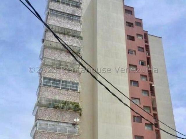 Apartamento en Venta en Maracaibo Zulia 197 m2. 3 hab