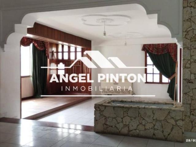 Apartamento en Venta en Maracaibo Zulia 210 m2. 4 hab
