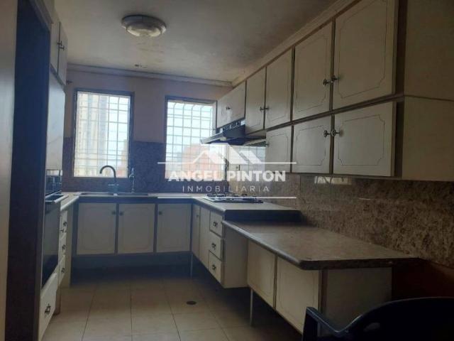 Apartamento en Venta en Maracaibo Zulia 210 m2. 5 hab