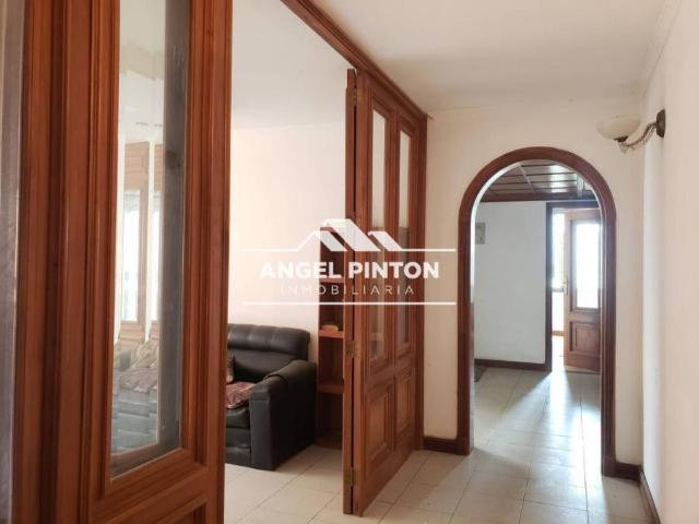 Apartamento en Venta en Maracaibo Zulia 220 m2. 4 hab