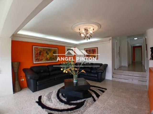 Apartamento en Venta en Maracaibo Zulia 330 m2. 5 hab