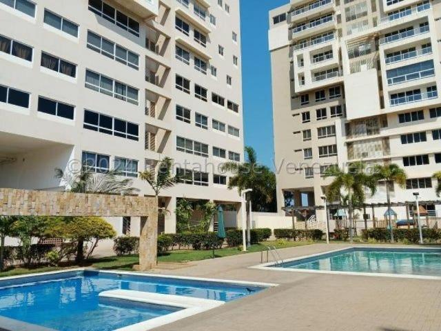 Apartamento en Venta en Maracaibo Zulia 82 m2. 2 hab