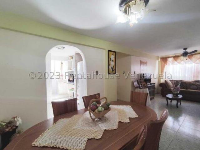 Apartamento en Venta en Maracaibo Zulia 88 m2. 3 hab