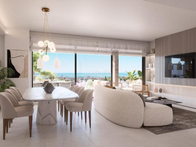Apartamento en venta en Marbella, Alto de los Monteros. Apartamento de 3 dormitorios, 2 baños, gran terraza y vistas al mar. A 5 minutos de Marbella. Apartamentos.