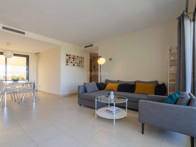 Apartamento en venta en Marbella, Alto de los Monteros. Piso de 111 m2 terraza de 25 m2 en Altos de los Monteros Marbella Resort de lujo Licencia turística Garaje y trastero Segurid. Apartamentos.