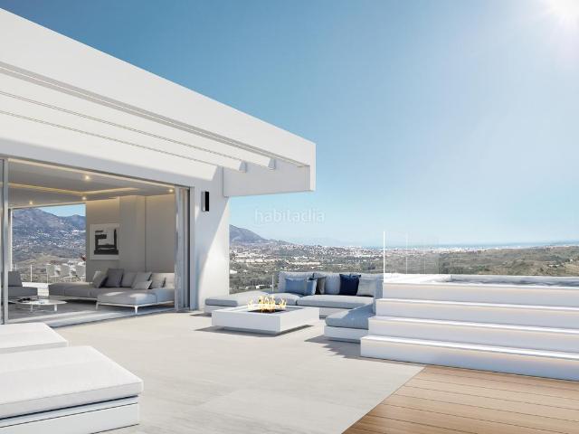 Apartamento en venta en Marbella, Casco Antiguo. Vida de lujo en primera línea de golf. Apartamentos.