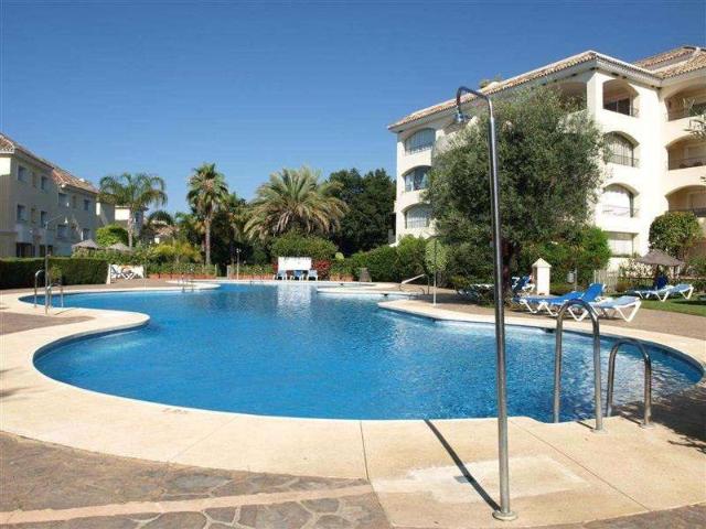 Apartamento en venta en Marbella con 2 dormitorios y 2 baños. m² Marbella