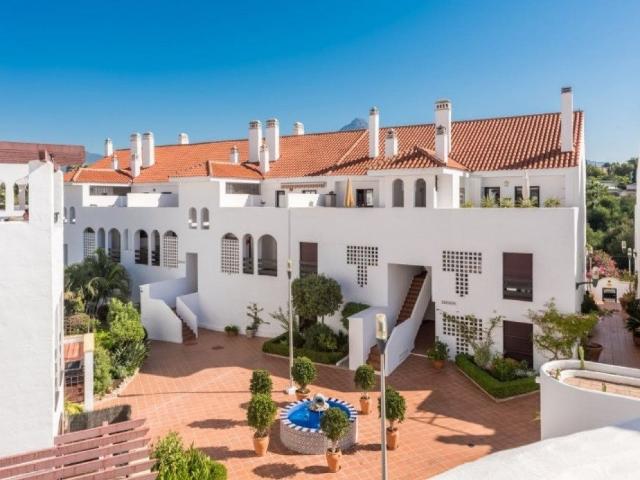 Apartamento en venta en Marbella con 2 dormitorios y 2 baños. 125m² Marbella
