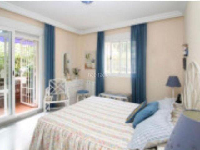 Apartamento en venta en Marbella, La Carolina Guadalpín. Amplio Apartamento de 3 Habitaciones con Terraza Privada en Costa del Sol. Apartamentos.
