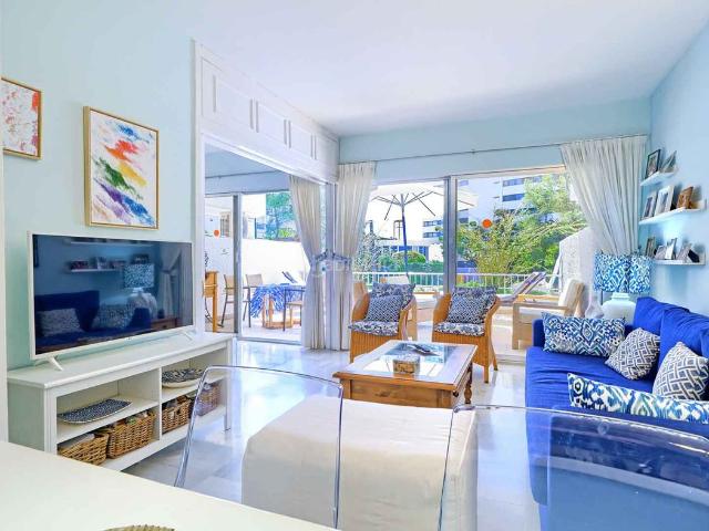 Apartamento en venta en Marbella, La Carolina Guadalpín. Apartamento en Marbella centro junto a la playa a la venta. Apartamentos.