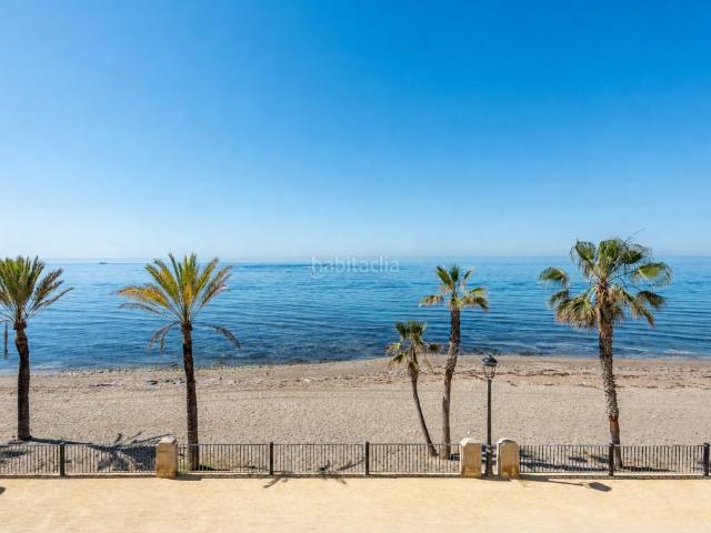 Apartamento en venta en Marbella, La Carolina Guadalpín. Seafront Luxury Apartment in the Golden Mile of Marbella. Apartamentos.
